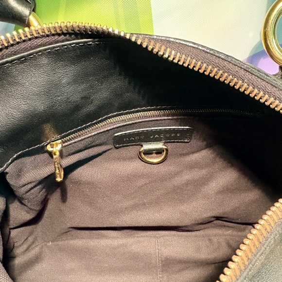 Marc Jacobs Black Leather Shoulder Bag with Gold Hardware - Picture 8 of 10